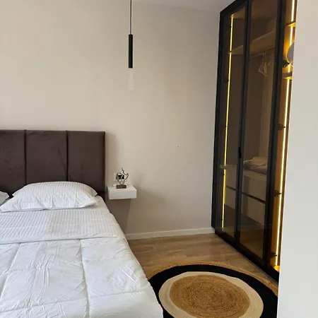 Aplus Apartment *
